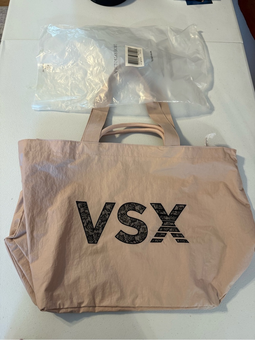 VICTORIA'S SECRET VSX FLORAL LOGO TRAVEL BEACH GYM TOTE BAG ZIP CLOSE PINK NWT